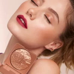 3INA The Bronzer Powder 7 3INA The Bronzer Powder -Cela pourrait être cosmétique. 3ina the bronzer powder poudre compacte bronzante 2