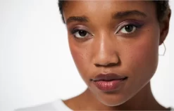 Clinique Almost Lipstick -Cela pourrait être cosmétique. clinique almost lipstick baume a levres teinte 2