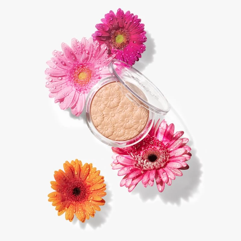 Clinique Powder Pop™ Flower Highlighter 2 Clinique Powder Pop™ Flower Highlighter – Image 2