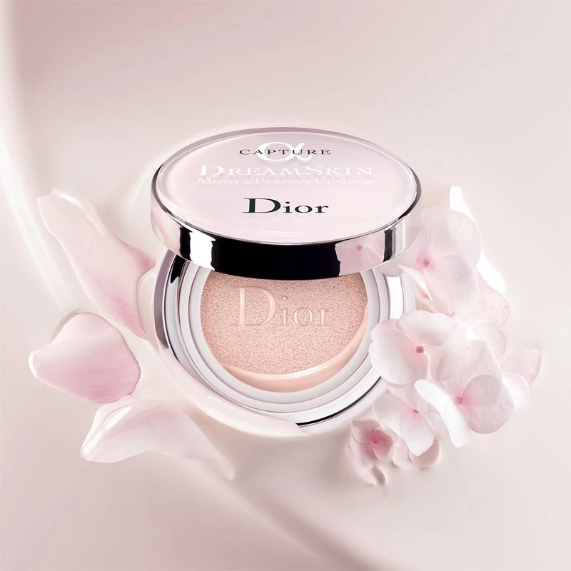 DIOR Capture Dreamskin Moist & Perfect Cushion 3 DIOR Capture Dreamskin Moist & Perfect Cushion – Image 3