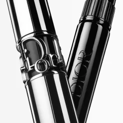 DIOR Diorshow Iconic Overcurl -Cela pourrait être cosmétique. dior diorshow iconic overcurl recharge mascara teinte noire effet volume et courbe 5