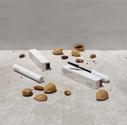 Ere Perez Natural Almond -Cela pourrait être cosmétique. ere perez natural almond mascara nourrissant a lhuile damande 2