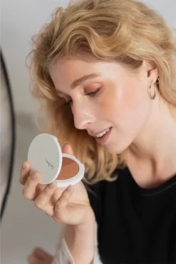 Ere Perez Rice 5 Ere Perez Rice -Cela pourrait être cosmétique. ere perez rice bronzer duo 2