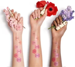 GUERLAIN KissKiss Bee Glow -Cela pourrait être cosmétique. guerlain kisskiss bee glow baume levres nourrissant et hydratant 4