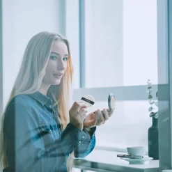 IsaDora Velvet Touch Sheer Cover -Cela pourrait être cosmétique. isadora velvet touch sheer cover poudre compacte 3