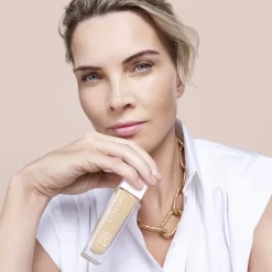 Lancome Lancôme Teint Idole Ultra Wear Care & Glow -Cela pourrait être cosmétique. lancome teint idole ultra wear care glow fond de teint hydratant eclat spf 25 3