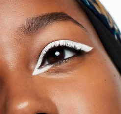 MAC Cosmetics Colour Excess Gel Pencil -Cela pourrait être cosmétique. mac cosmetics colour excess gel pencil crayon gel waterproof yeux 4