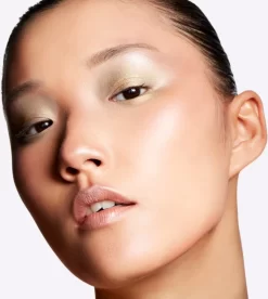 MAC Cosmetics Extra Dimension Skinfinish -Cela pourrait être cosmétique. mac cosmetics extra dimension skinfinish enlumineur 3