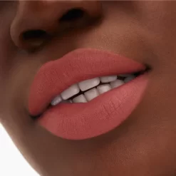 MAC Cosmetics Holiday Powdered Snow Kiss Lip Kit -Cela pourrait être cosmétique. mac cosmetics holiday powdered snow kiss lip kit coffret cadeau pink teinte 5