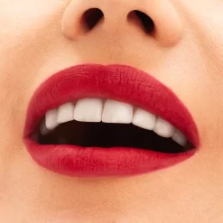 MAC Cosmetics Holiday Velvet Blur Stick 8 MAC Cosmetics Holiday Velvet Blur Stick -Cela pourrait être cosmétique. mac cosmetics holiday velvet blur stick rouge a levres mat hydratant 3