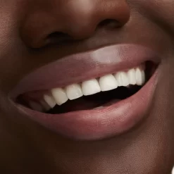 MAC Cosmetics Lustreglass Sheer-Shine Lipstick -Cela pourrait être cosmétique. mac cosmetics lustreglass sheer shine lipstick rouge a levres brillant 3