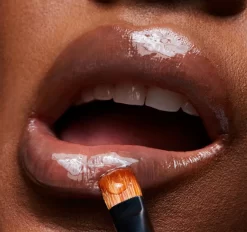 MAC Cosmetics Mini Lipglass Clear -Cela pourrait être cosmétique. mac cosmetics mini lipglass clear brillant a levres 3