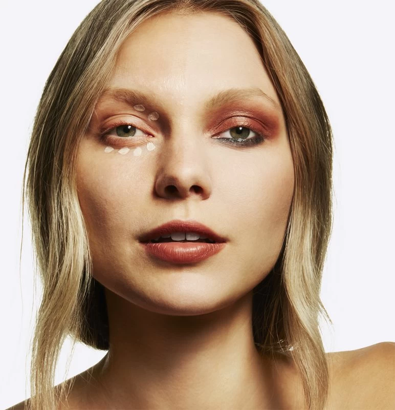 MAC Cosmetics Pro Longwear Concealer 4 MAC Cosmetics Pro Longwear Concealer – Image 4