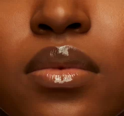 MAC Cosmetics Squirt Plumping Gloss Stick -Cela pourrait être cosmétique. mac cosmetics squirt plumping gloss stick brillant a levres en stick 4