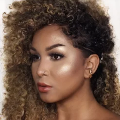 TheBalm Let's Bolt 12 TheBalm Let's Bolt -Cela pourrait être cosmétique. thebalm lets bolt enlumineur brillance et fard a paupieres 5