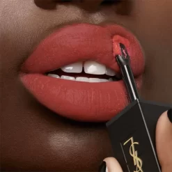 Yves Saint Laurent Tatouage Couture Velvet Cream -Cela pourrait être cosmétique. yves saint laurent tatouage couture velvet cream rouge a levres creme ultra pigmente effet mat 2